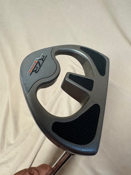 Silver Unisex Affinity Mallet RZR Burn Right Handed Putter Uniflex 34" (Used)
