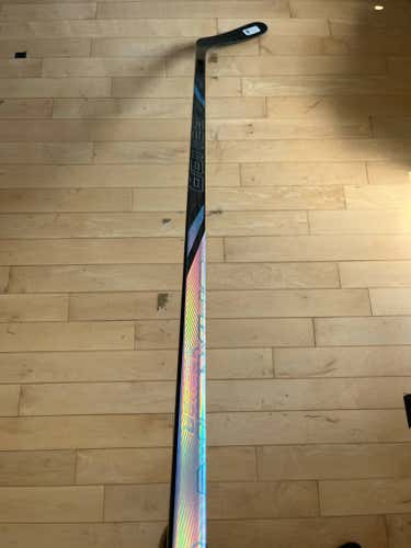 (New) Senior Bauer Nexus Tracer Right Handed Hockey Stick P28 70 Flex
