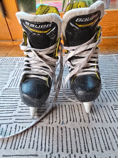 Bauer Supreme M4 Hockey Skates, Junior 2D Regular Width Size 2 (Used)