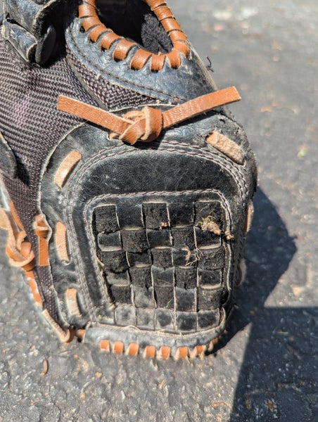 Outfield RH Adidas Easy Close Baseball Glove 9.5" (Used)