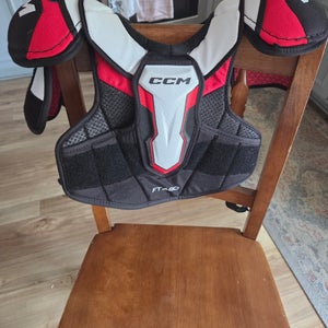 Small Senior CCM Jetspeed FT680 Shoulder Pads (Used)