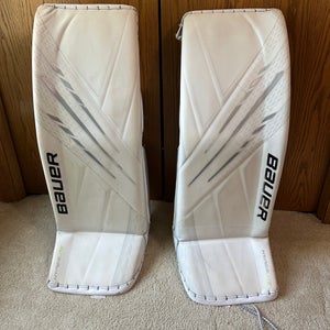 Large Bauer Vapor HyperLite Pro Goalie Leg Pads (Used)