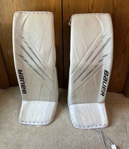 Large Bauer Vapor HyperLite Pro Goalie Leg Pads (Used)