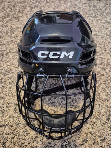 Medium CCM Tacks 720 Helmet (Used)