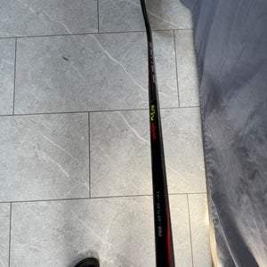 Intermediate Bauer Vapor FlyLite Left Hand Hockey Stick P88  (Used)
