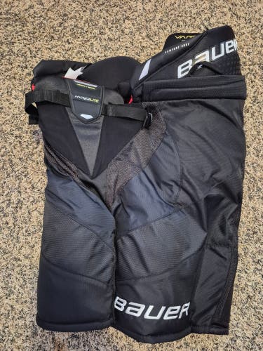 Senior Medium Bauer Vapor Hyperlite Ice Hockey Pants