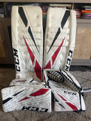 33" CCM Extreme Flex 4 Regular Goalie Full Set Pro Stock (Used)