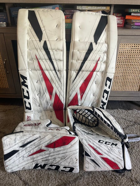 33" CCM Extreme Flex 4 Regular Goalie Full Set Pro Stock (Used)