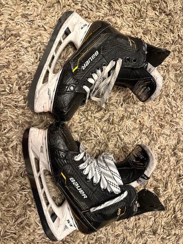 Bauer Supreme M5 Pro Hockey Skates Size 5 (Used)