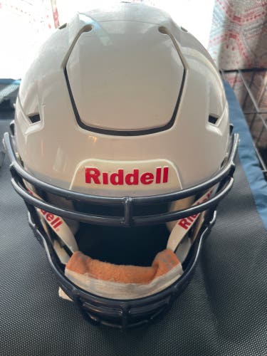 Small Adult Riddell SpeedFlex Helmet (Used)