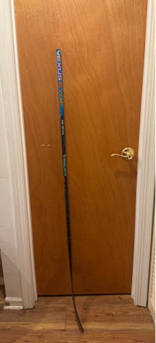 Junior Bauer Nexus Sync Right Handed Hockey Stick P92  (Used)