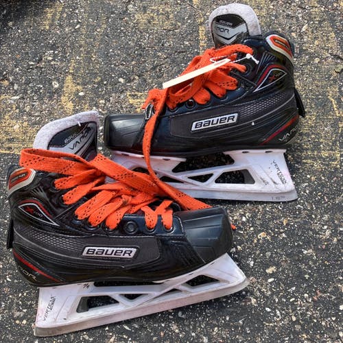 Intermediate Bauer Vapor X700 Hockey Goalie Skates | Size 4.5 (Used)