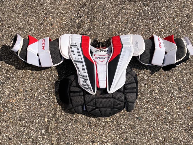 Junior Large/Extra Large CCM Extreme Flex E5.5 Goalie Chest Protector (Used)