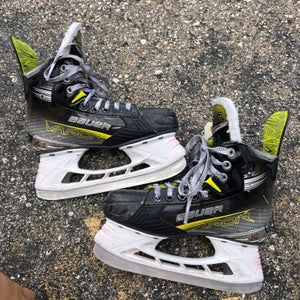 Junior Bauer Vapor X4 Hockey Skates | Size 3.5 (Used)