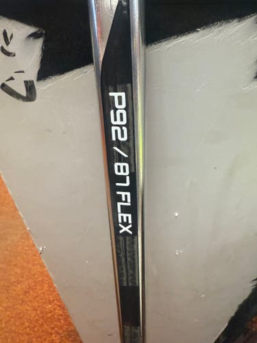 Senior 87  Flex Bauer Hyperlite 2 right Hand Hockey Stick P92 (Used)- DEMO STICKS