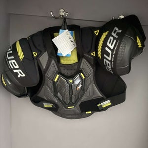 Intermediate Medium Bauer Shoulder Pads (New)