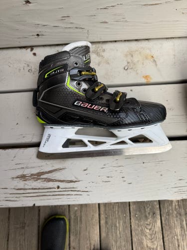 Bauer Elite Hockey Goalie Skates 8.5 (Used)