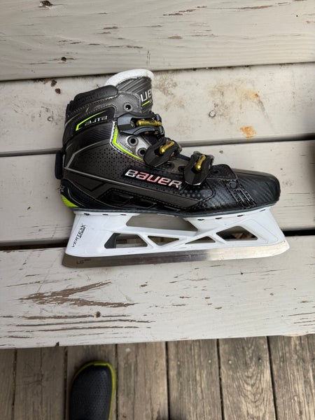 Bauer Elite Hockey Goalie Skates 8.5 (Used)