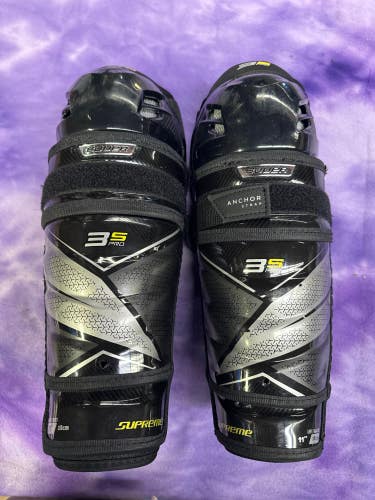 Junior Bauer Supreme 3S Pro Shin Pads 11" (Used)
