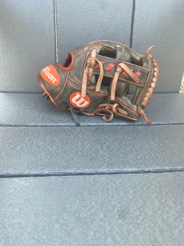 2021 Wilson RH Infield A2000 Baseball Glove 11.5" (Used)