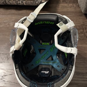 Medium Bauer Re-Akt 85 Helmet  (Used)