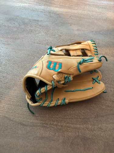 2025 Wilson RH Infield A1000 Baseball Glove 12" (Used)