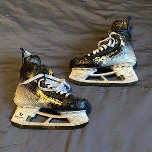 2024 Bauer Vapor Hyperlite 2 Hockey Skates  8.5 (Used)