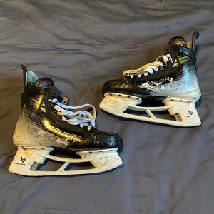 2024 Bauer Vapor Hyperlite Hockey Skates  8 (Used)