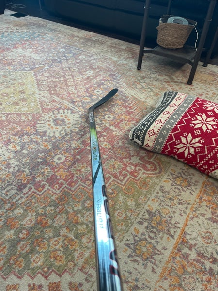 Youth Bauer Vapor Hyperlite 2 Right Handed Hockey Stick P88 Pro Stock (Used)