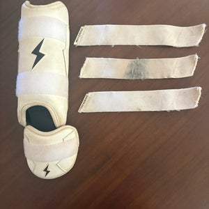 Bruce bolt Leg Guard Youth