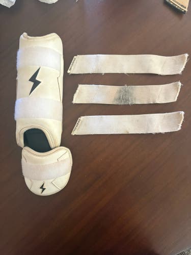 Bruce bolt Leg Guard Youth