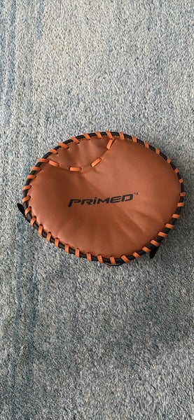 Primed pancake trainer glove
