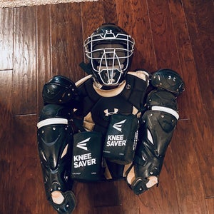 UNDER ARMOUR Pro4 CATCHERS SET