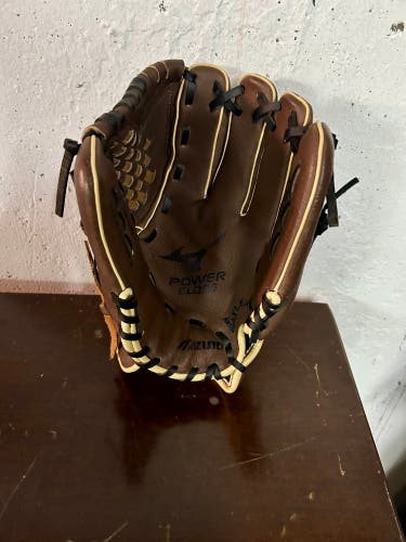 Mizuno RH Prospect Baseball Glove 11" (Used)