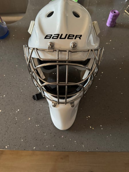 New Senior Bauer  940 Goalie Mask Size Small