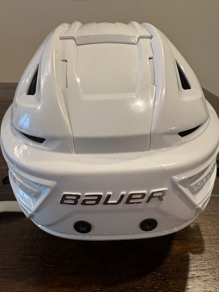 Medium Bauer Re-Akt 155 Helmet (Used)
