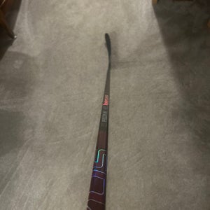Senior Bauer Nexus Tracer Right Handed Hockey Stick P28M Pro Stock (Used)