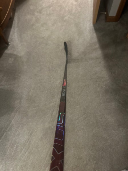 Senior Bauer Nexus Tracer Right Handed Hockey Stick P28M Pro Stock (Used)