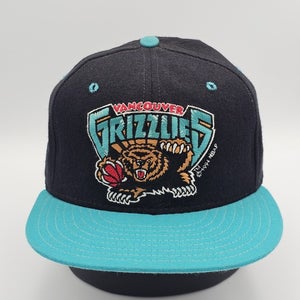 Vintage 1990s Vancouver Grizzlies NBA Sports New Era Plain Logo Fitted Hat 7 1/4