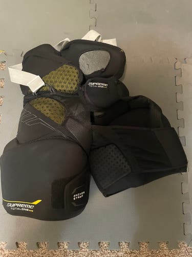 Bauer hockey pants