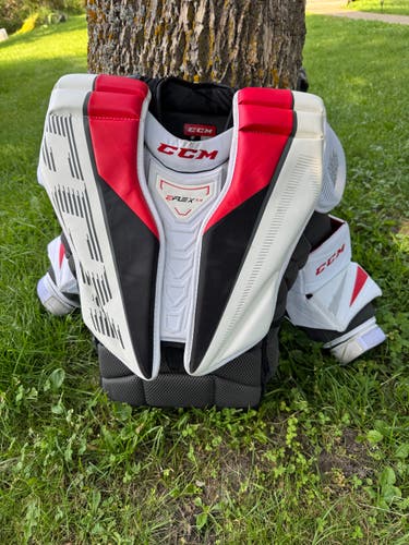 Large CCM Eflex 5.9 Goalie Chest Protector (Used)