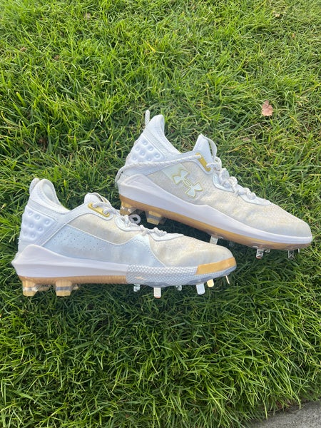 Under Armour Harper 8 Low Men's Metal/TPU Baseball Cleats White & Gold, Size 9 NEW