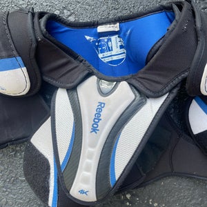 Junior Medium Reebok 4K Shoulder Pads (Used)