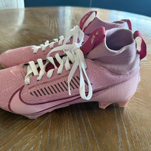 Nike Kyler Murray football cleats
