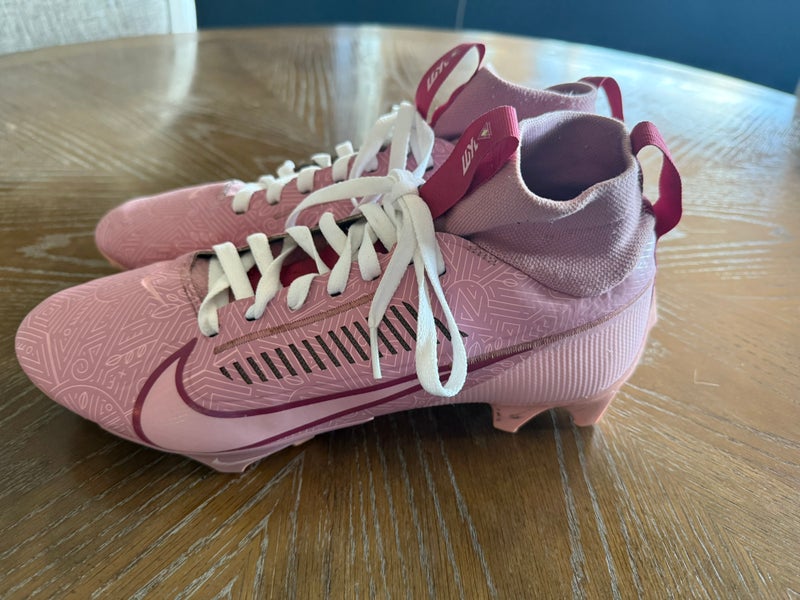 Nike Kyler Murray football cleats