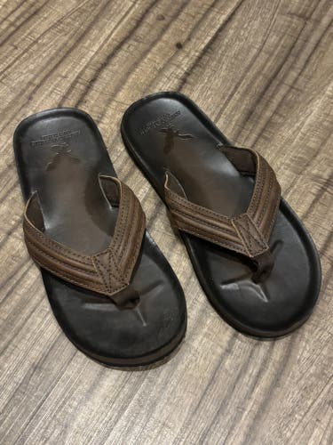 American Eagle Outfitters Men’s Size 10 Leather Flip Flop Sandals