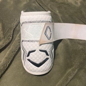 White Senior EvoShield Elbow Guard Elbow Protection (Used)