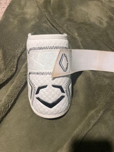White Senior EvoShield Elbow Guard Elbow Protection (Used)