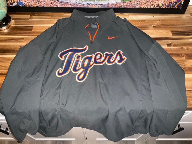 Gray Men's Large Nike Jacket (Used)