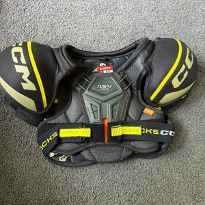 Youth Medium CCM Tacks AS-V Pro Shoulder Pads (Used)